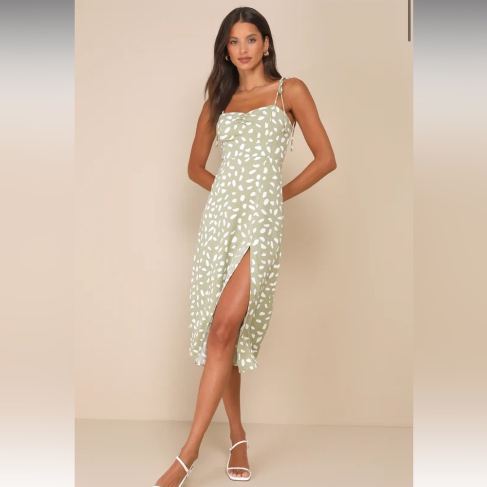 Lulu’s Green Patterned Midi Dress
